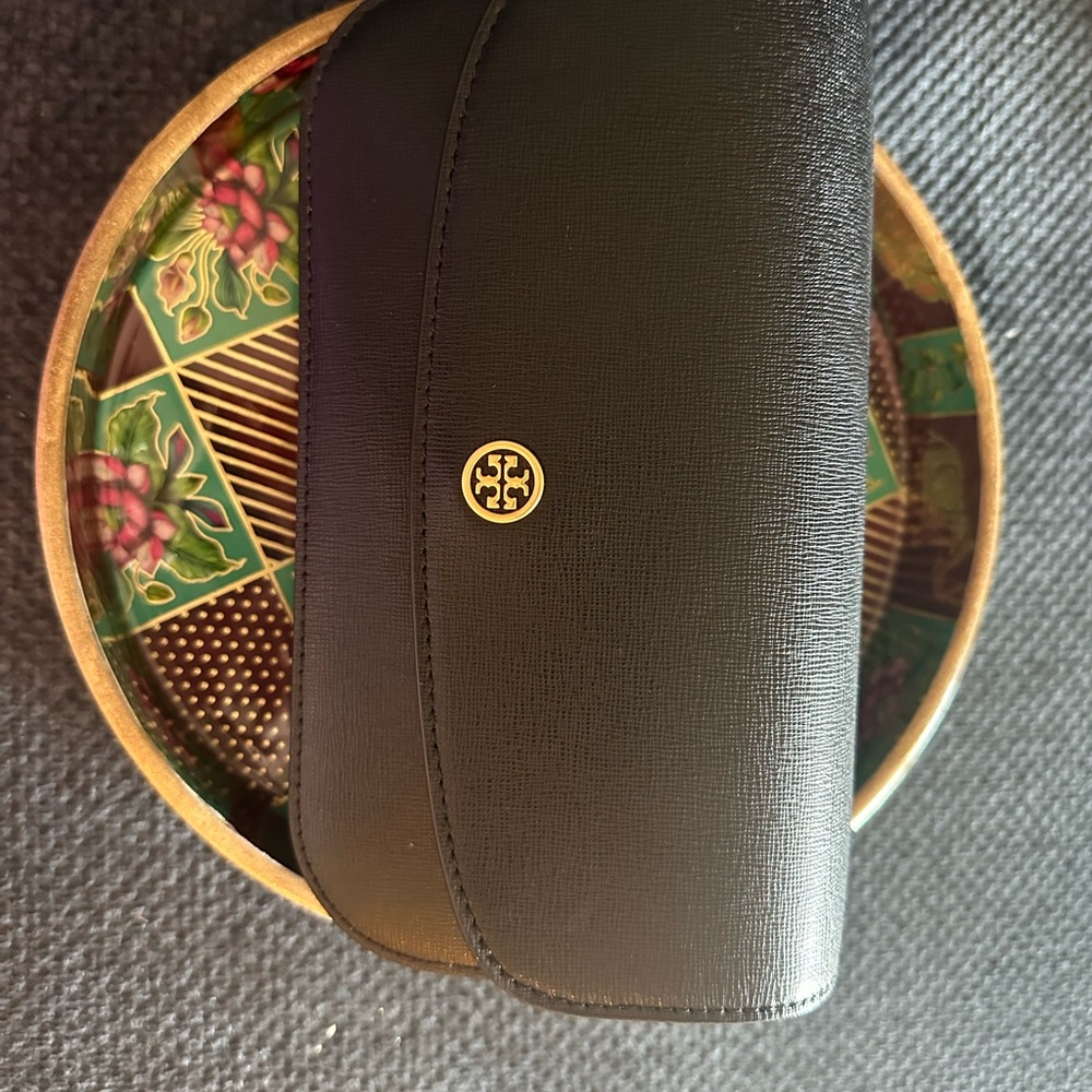 Tory Burch Robinson Chain Wallet
